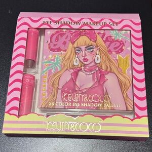 Kevin & Coco 26 Color Eye Shadow Palette/lip set